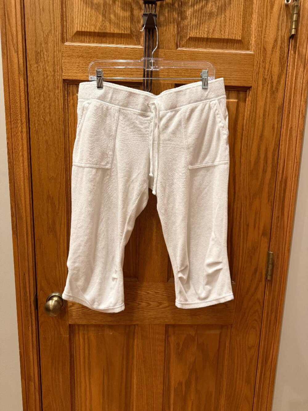 Juicy Couture Crop Terry Capris, White SZ L